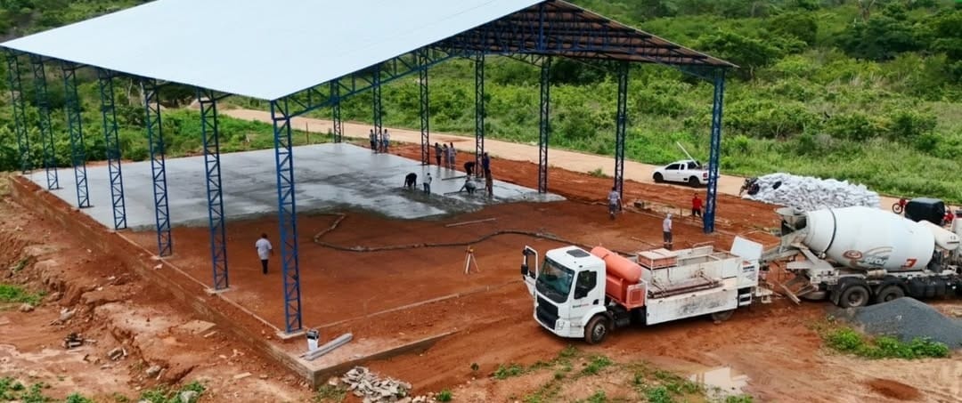 Nova quadra poliesportiva começa a ser construída em São Miguel da Baixa Grande | Foto: Prefeitura de São Miguel da Baixa Grande