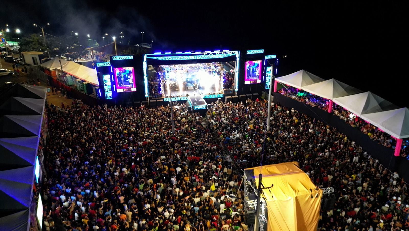 Pablo arrasta multidão na terceira noite do Carnaval Água Branca 2026 - Imagem 5