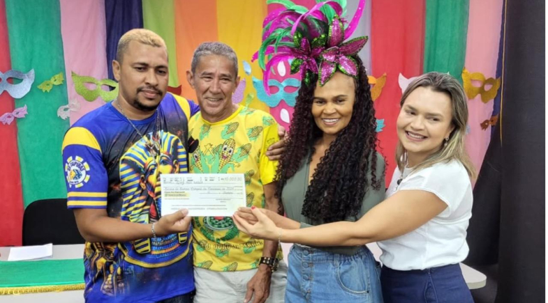 Escola de samba ‘Os Caipiras’ conquista título de campeã do Carnaval de Floriano pelo terceiro ano consecutivo