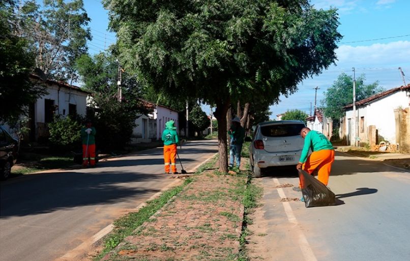 Serviços de limpeza e manutenção em ruas e bairros - Foto: Prefeitura de Curimatá