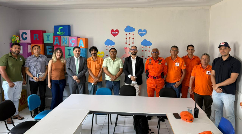 Esperantina apresenta Plano de Ação Integrada com apoio do Corpo de Bombeiros para resposta a enchentes