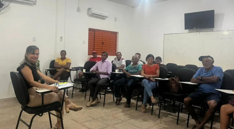 Prefeitura de Nazária realiza reunião com agricultores familiares no município 