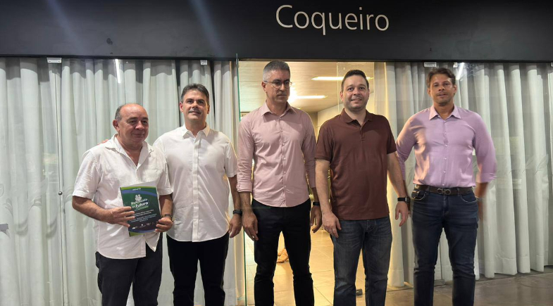 Autoridades durante a iniciativa do projeto. | Brígida Lira