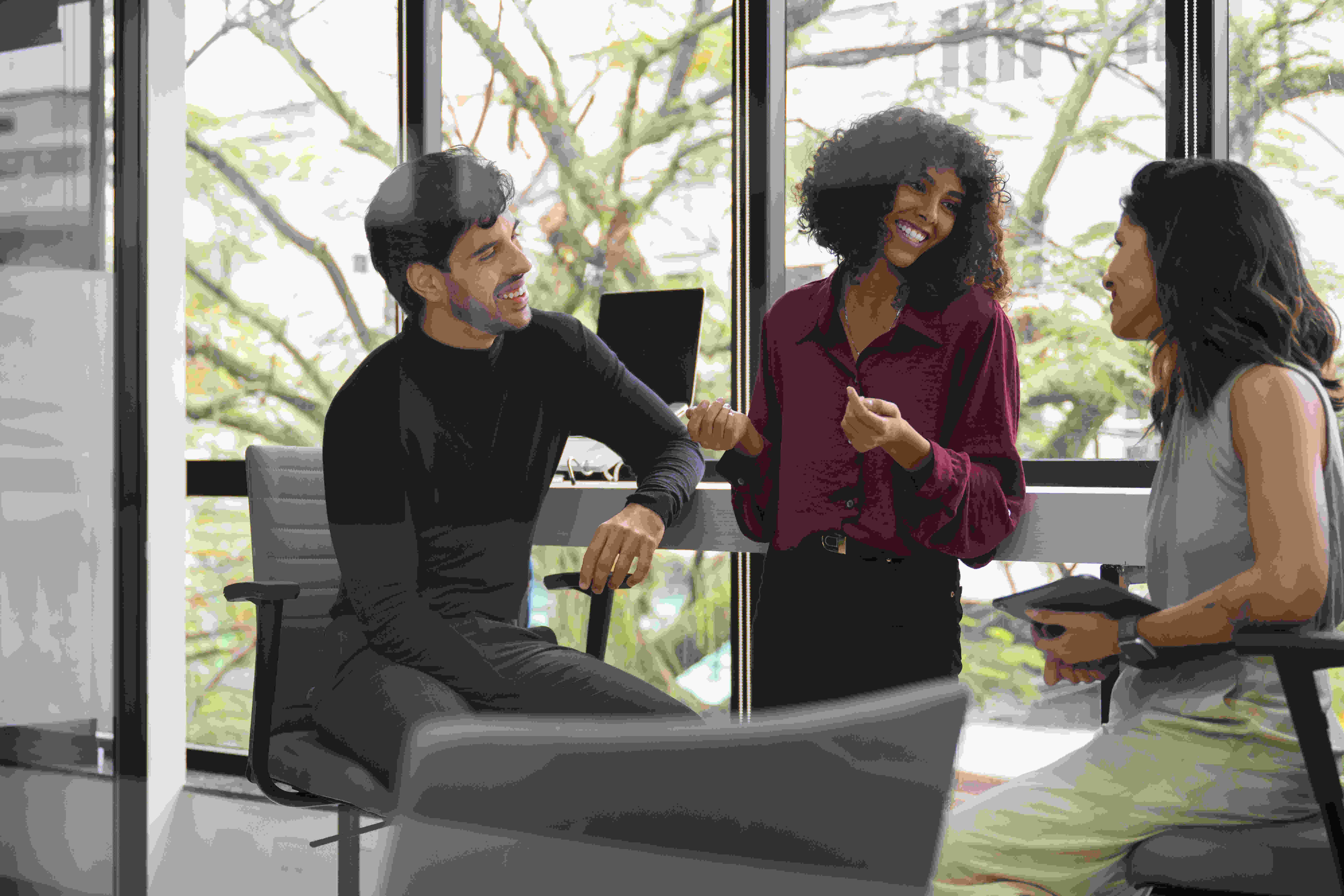 Ambiente de trabalho tem forte influência na sanidade mental - Imagem: Reprodução/Freepik