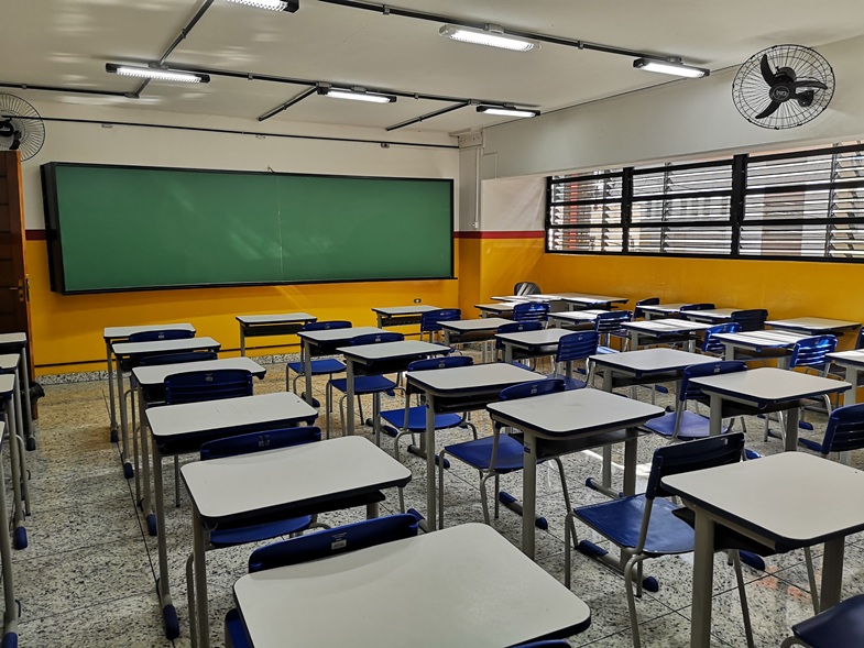 Conselho Nacional de Educação marca data para votar regras para o uso de IA nas escolas
