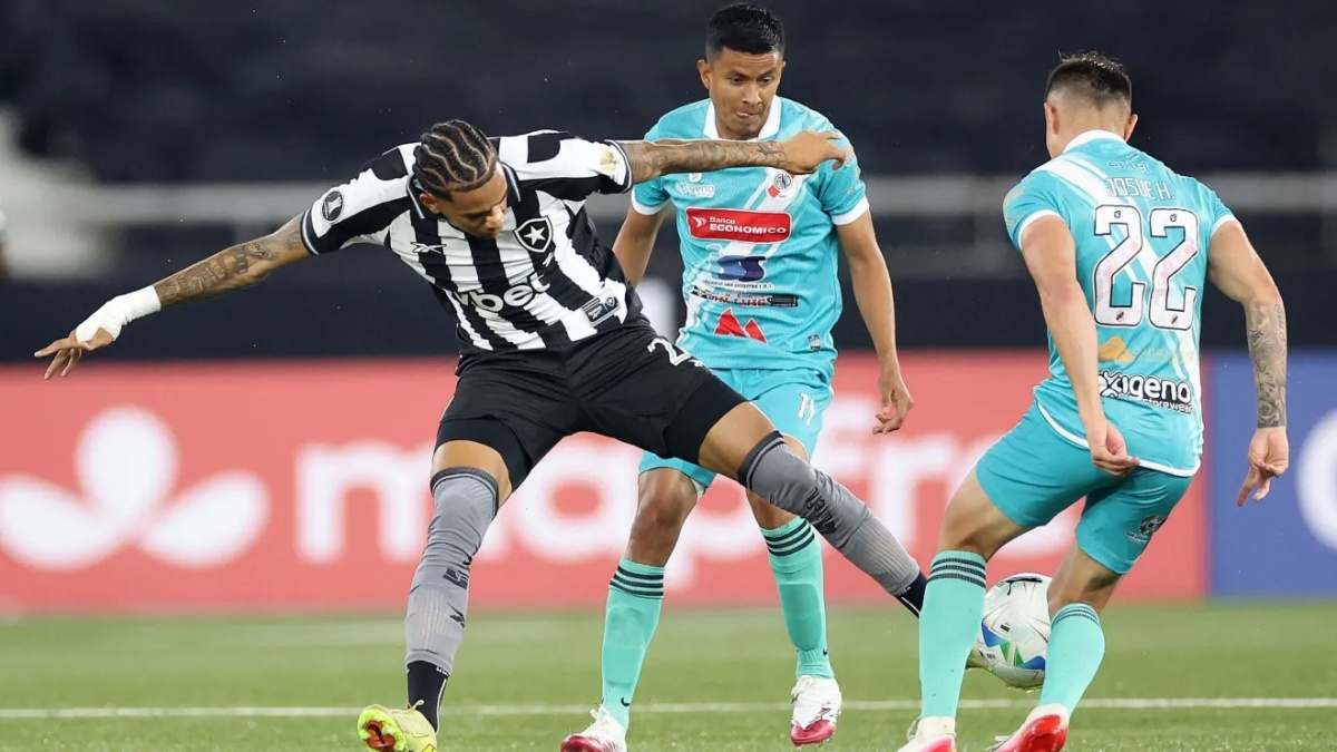 Newton em lance com o Nacional (Reprodução/ Vítor Silva/Botafogo)