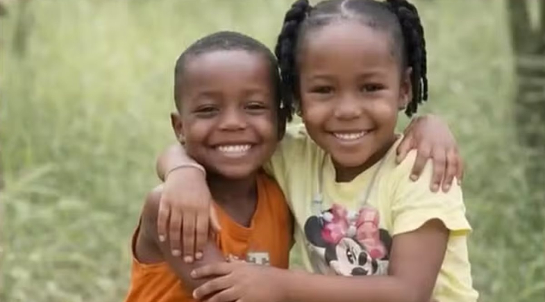 Os irmãos Ágatha Isabelly, de 6 anos, e Allan Michael, de 4 anos, continuam desaparecidos | Reprodução