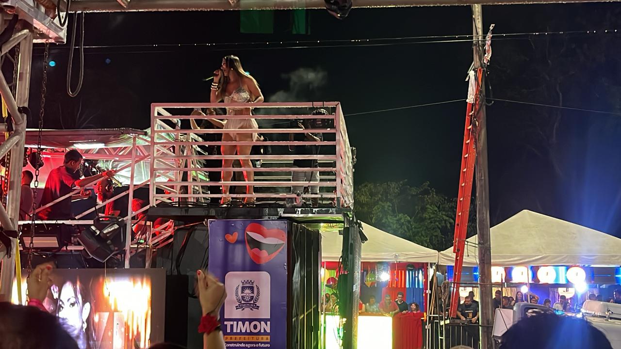  Vina Calmon no Zé Pereira de Timon 2026 - Foto: Alécio Rodrigues /MeioNews