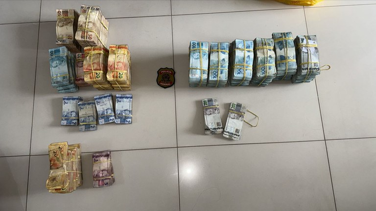 Dinheiro apreendido./Foto: PF