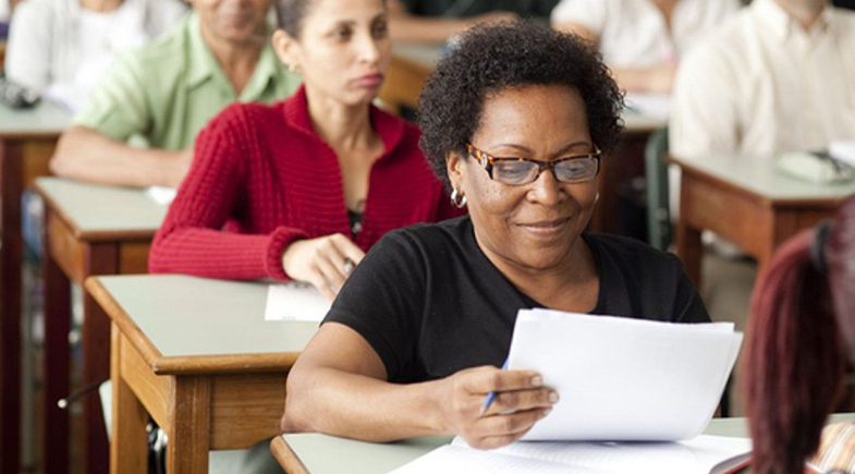 Projeto de lei prevê auxílio financeiro para estudantes da EJA em Tamboril