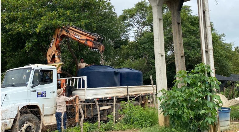 Prefeitura de Floriano instala caixa d’água para reforçar abastecimento na zona rural