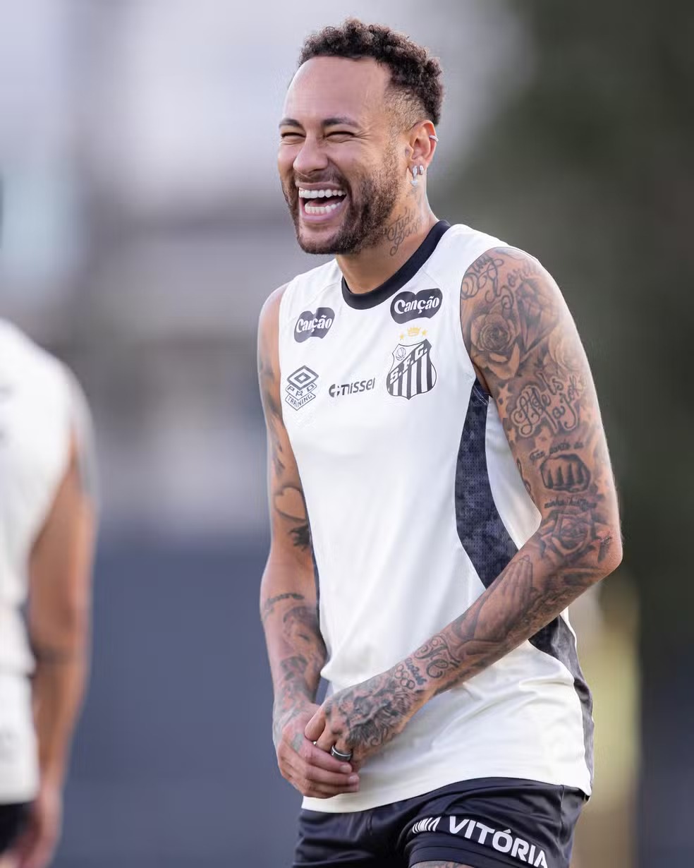 Neymar trabalhou a semana toda para apresentar-se na melhor versão neste domingo — Foto: Raul Baretta/Santos FC