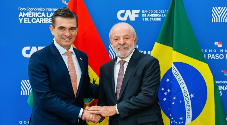 Lula durante reunião com Rodrigo Paz na Cidade do Panamá | Reprodução/ Ricardo Stuckert/PR