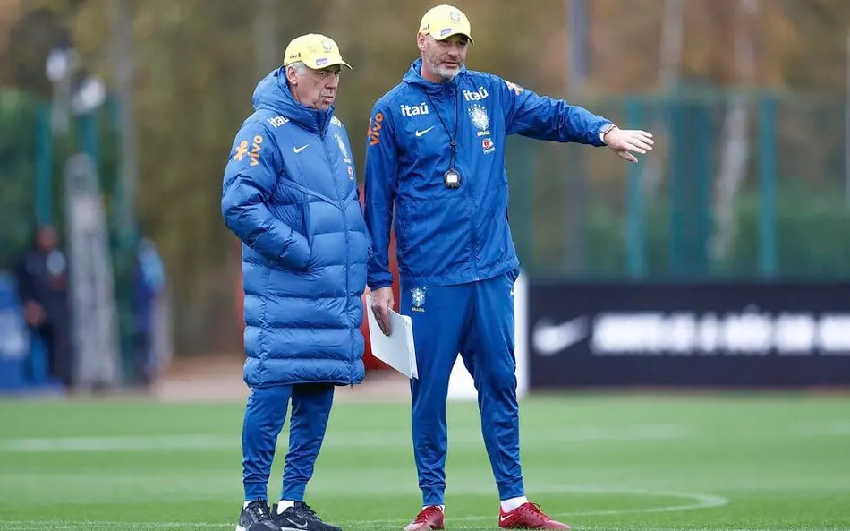 Ancelotti comanda treino da Seleção Brasileira em Londres - Foto: Rafael Ribeiro/CBF