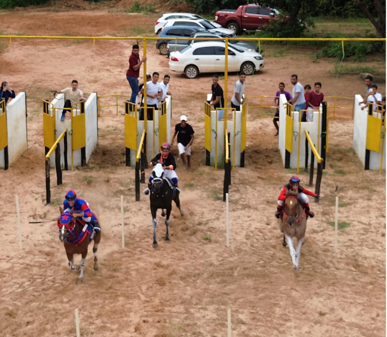 Tradicional Corrida de Prado reuniu competidores e público no bairro Serrinha - Divulgação/ASCOMTradicional Corrida de Prado reuniu competidores e público no bairro Serrinha - Divulgação/ASCOM