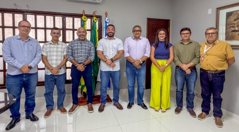 Prefeito Francisco Emanuel recebe visita institucional do Superintendente Estadual do Banco do Nordeste no Piauí