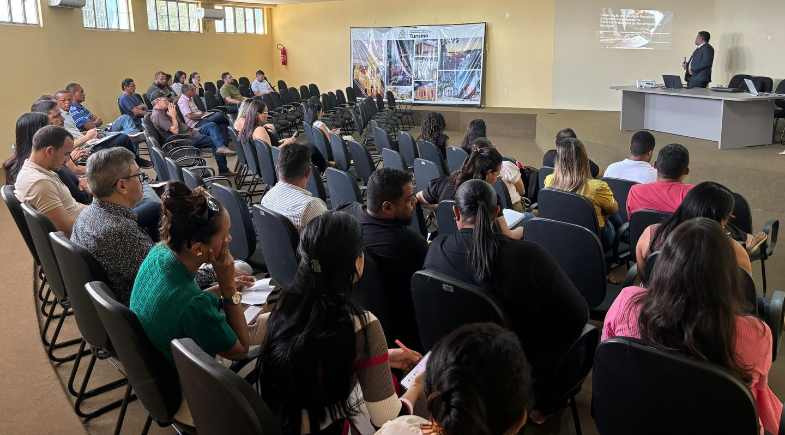 Prefeitura de Floriano realiza capacitação voltada à fiscalização de contratos administrativos