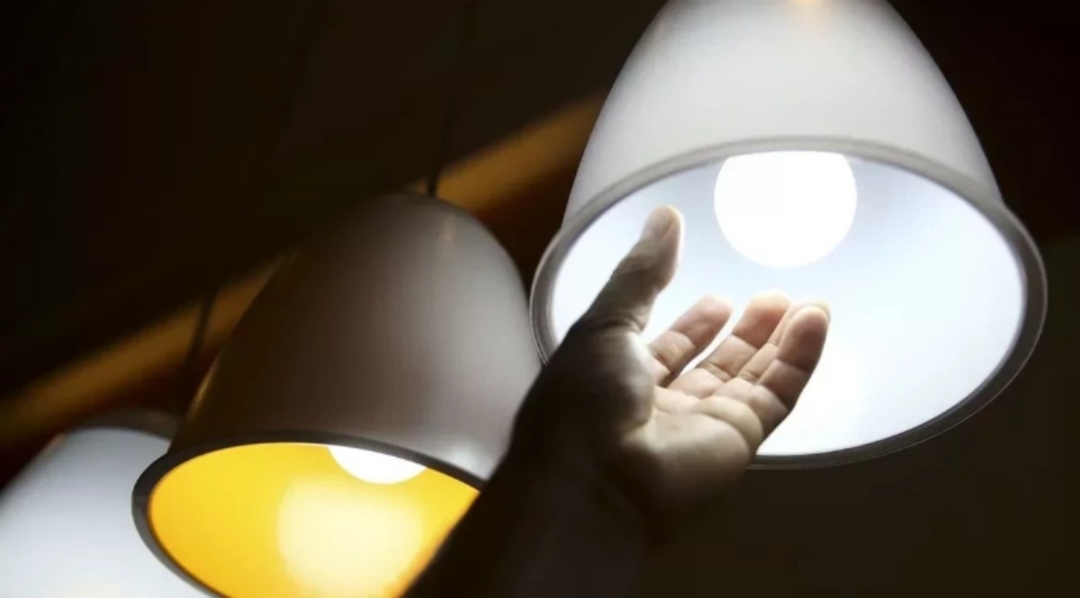 Governo solicita à Aneel o adiamento de reajustes na energia em março - Imagem 1