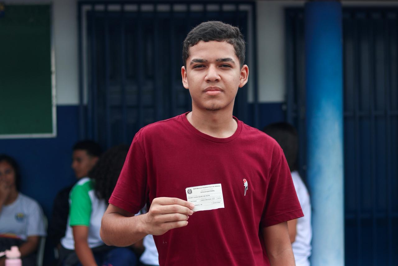 Prefeitura promove mais uma edição do projeto Juventude com Título na Mão - Imagem 5