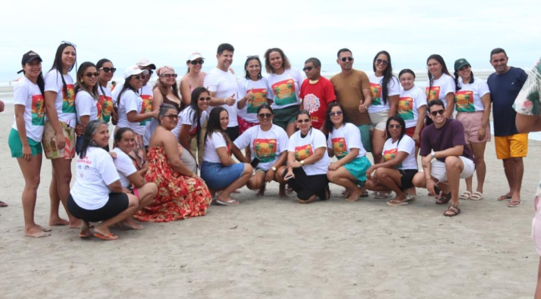 Prefeitura de Hugo Napoleão promove viagem do Grupo Florescer ao litoral do Piauí