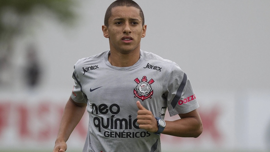 Zagueiro teve breve passagem pelo Corinthians. Foto: Daniel Augusto Jr./IMAGO/Fotoarena