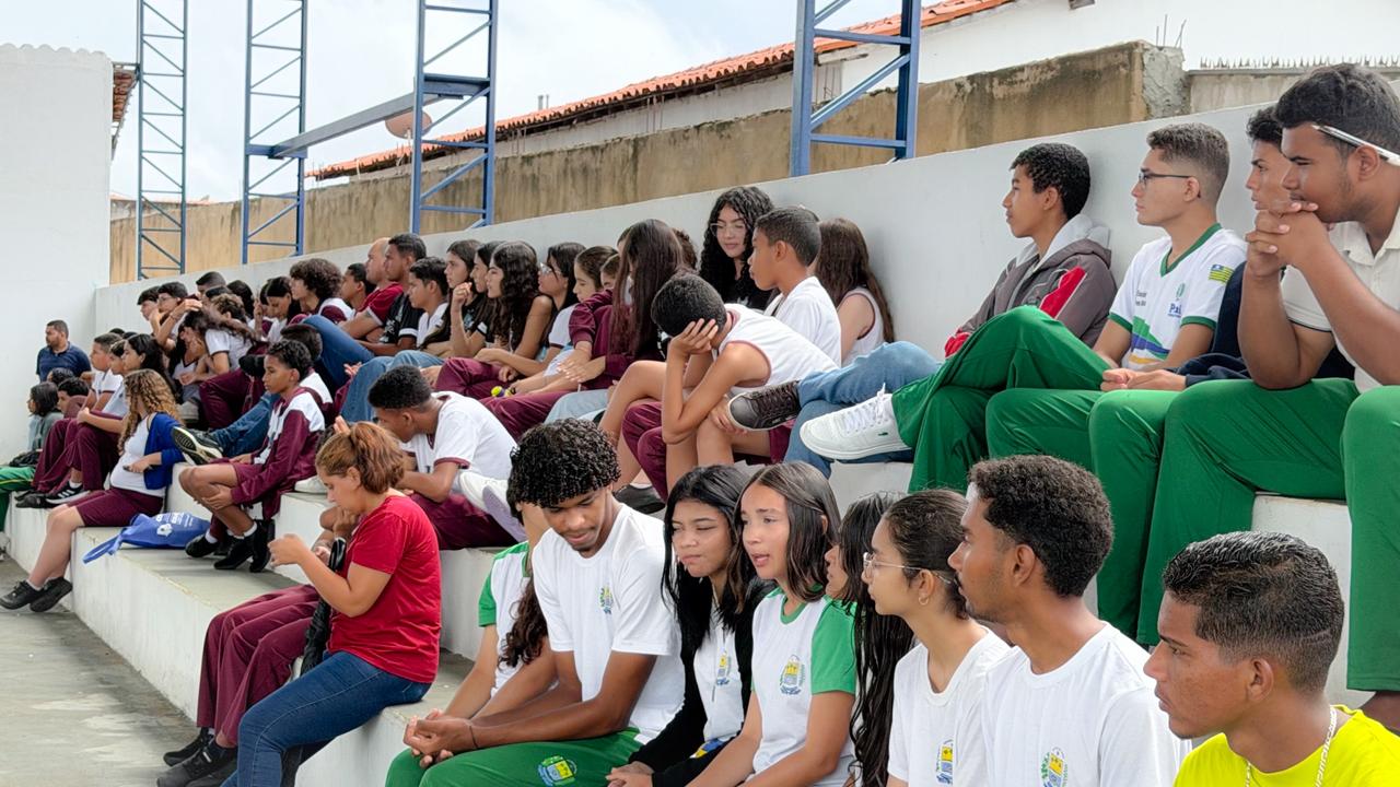 Prefeito Raniletti Macedo recebe campeã olímpica Sarah Menezes em Caracol - Imagem 9