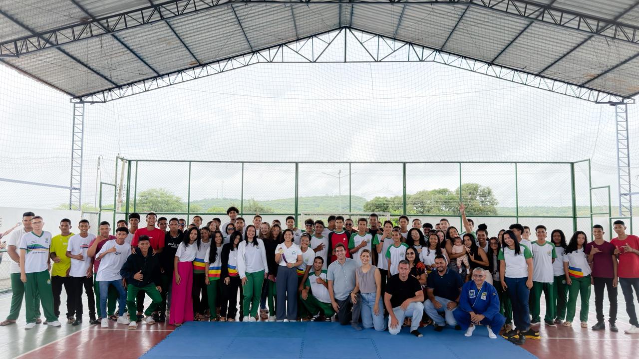 Prefeito Raniletti Macedo recebe campeã olímpica Sarah Menezes em Caracol - Imagem 1