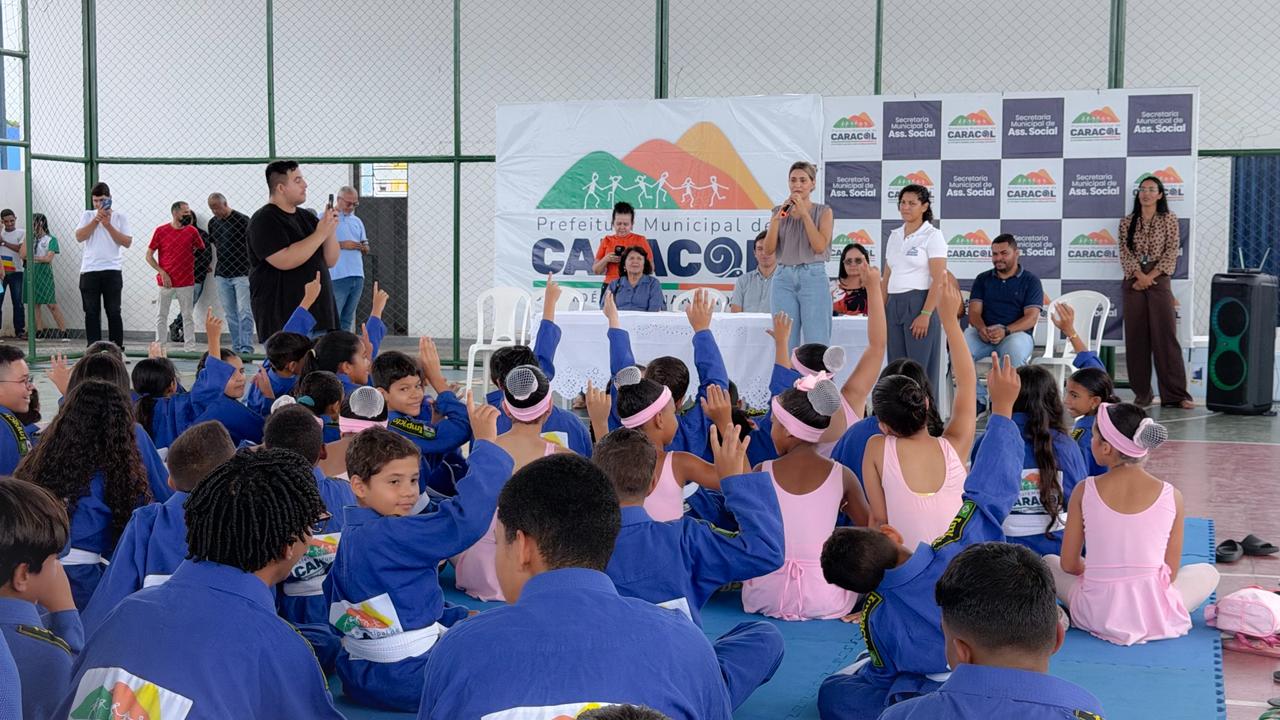 Prefeito Raniletti Macedo recebe campeã olímpica Sarah Menezes em Caracol - Imagem 10