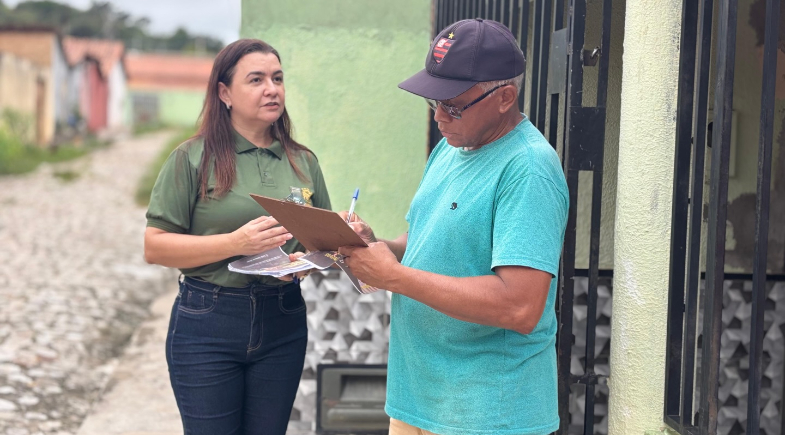 Ação educativa orienta população sobre descarte correto de lixo em Floriano