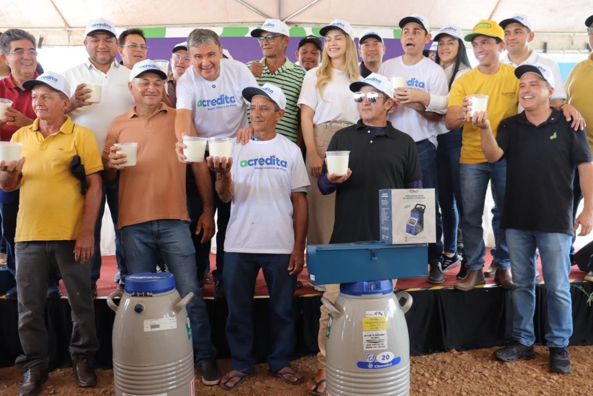 Lançamento do Programa Acredita reúne autoridades e produtores em Castelo do Piauí, com a presença do ministro Wellington Dias (Foto: Reprodução)