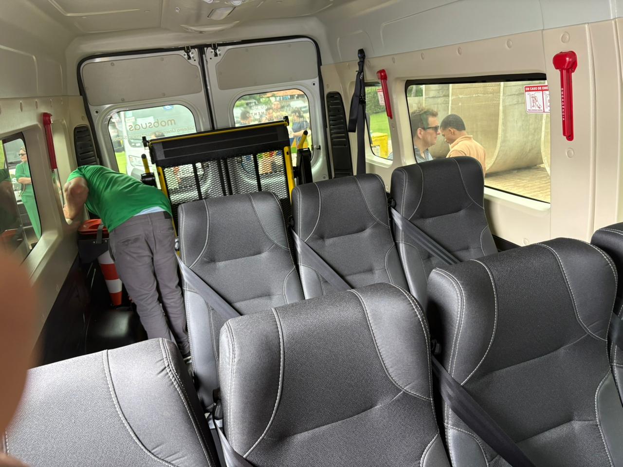 Esperantina recebe veículo do MOBSUAS e reforça atendimento da Assistência Social - Imagem 3