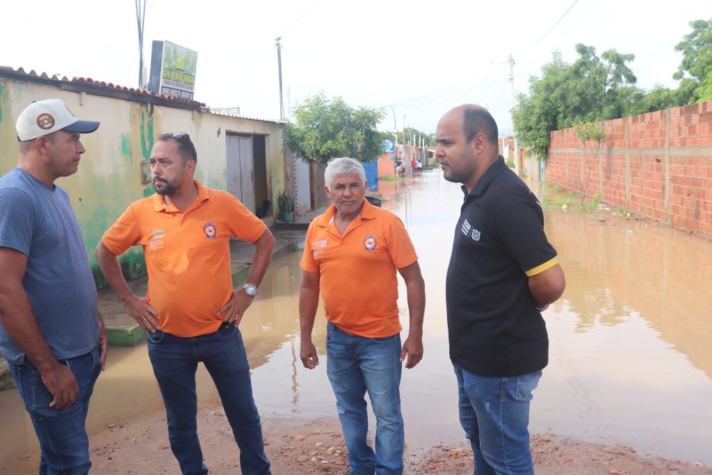 Prefeitura garante suporte total a moradores da Rua João Batista, no bairro Aeroporto, após alagamento - Imagem 6