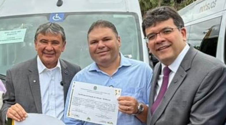 São José do Piauí recebe van adaptada para fortalecer a assistência social