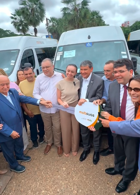 Caraúbas do Piauí é contemplado com van do MOBSUAS para fortalecer a Assistência Social | Divulgação/SecomCaraúbas do Piauí é contemplado com van do MOBSUAS para fortalecer a Assistência Social | Divulgação/Secom