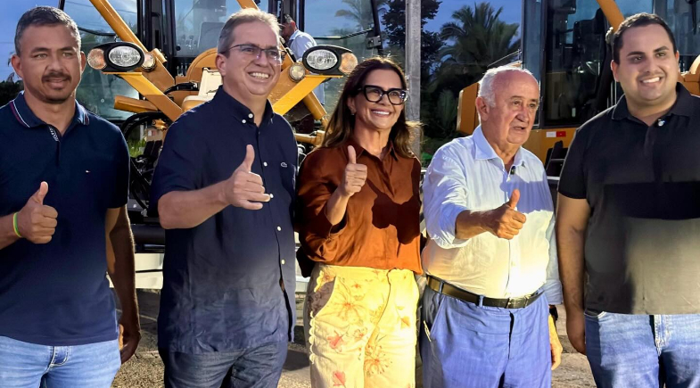 Sebastião Leal recebe nova máquina para reforço na recuperação de estradas vicinais