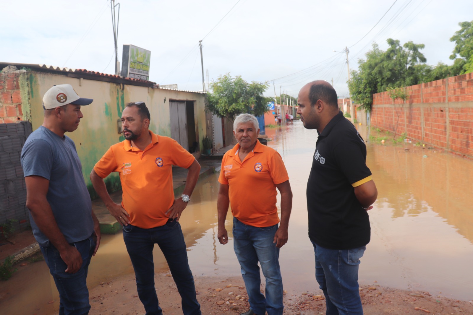 Prefeitura de São Raimundo Nonato atua de forma imediata para atender famílias afetadas pelas chuvas - Imagem 3