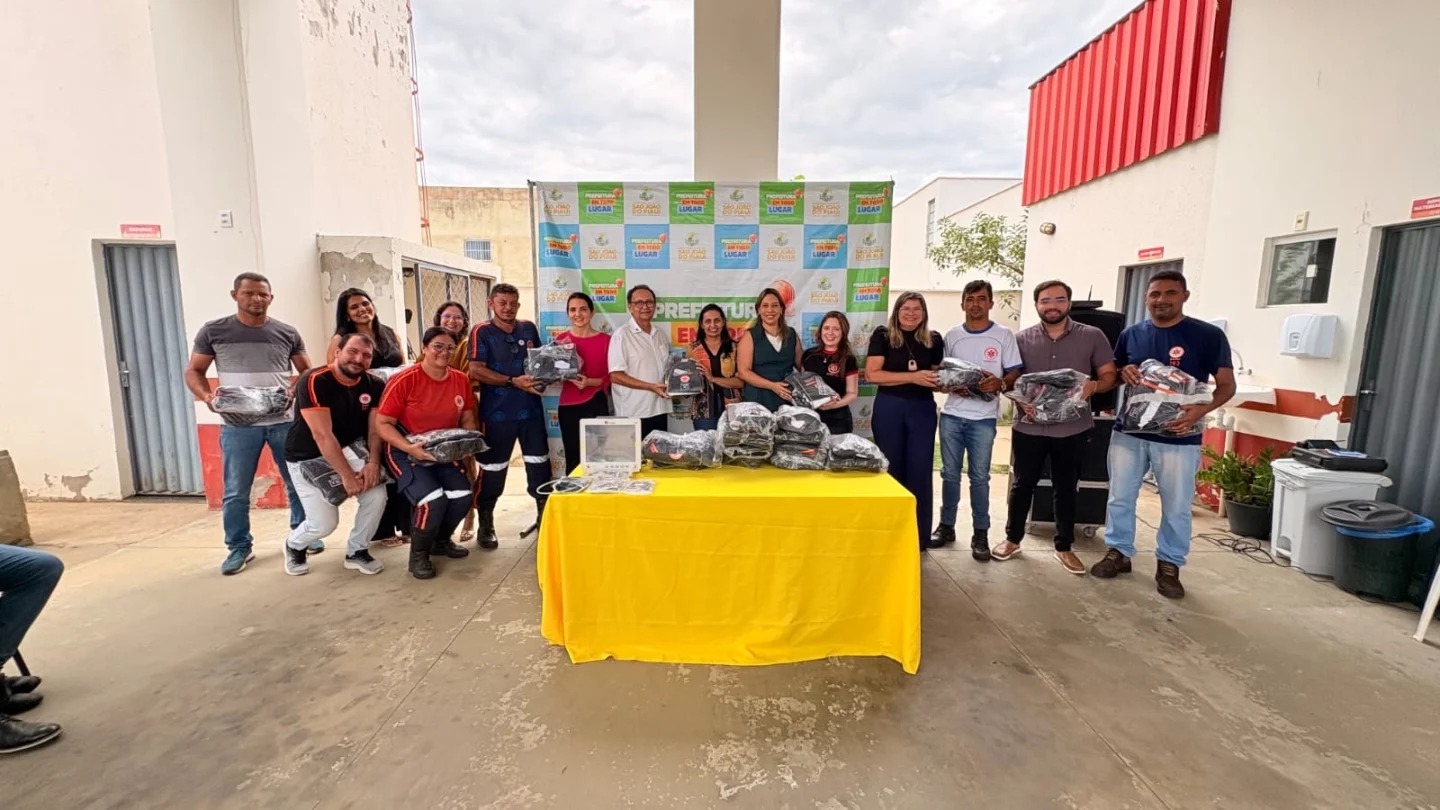 Equipe do SAMU recebe novos fardamentos e equipamento de monitoramento - Foto: Prefeitura de São João do Piauí