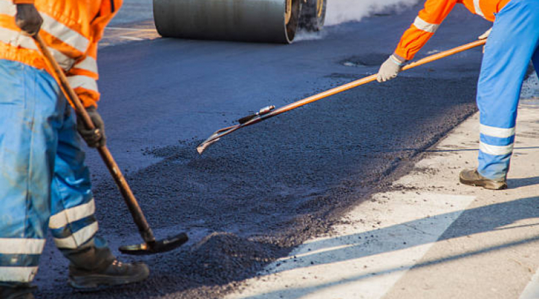 Prefeito acompanha obras de infraestrutura na Avenida Elízio Mouzinho em Marcos Parente