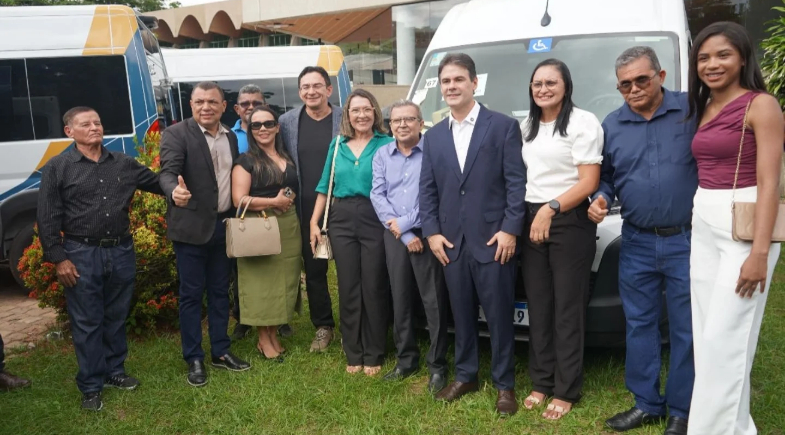 Aquisição de van amplia suporte às ações do CRAS em Francinópolis