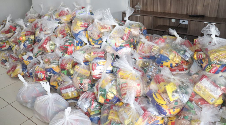 Prefeitura de São Raimundo Nonato distribui 5 mil cestas básicas e 10 toneladas de peixe à população