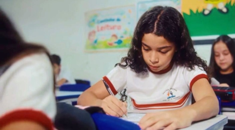 Hugo Napoleão conquista Prêmio Alfa-10 pela 3ª vez e se destaca com duas escolas premiadas na mesma edição