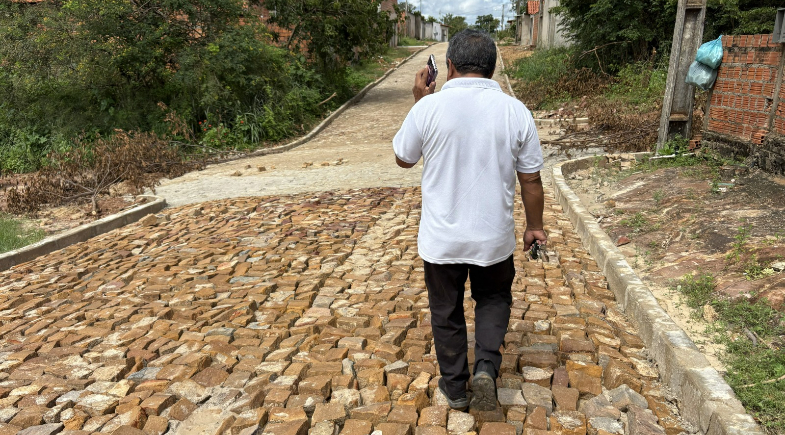 Prefeitura de Esperantina acelera pavimentação e transforma ruas do bairro Novo Milênio
