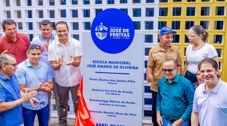 Prefeito Pedro Gomes inaugura duas escolas na zona rural de José de Freitas