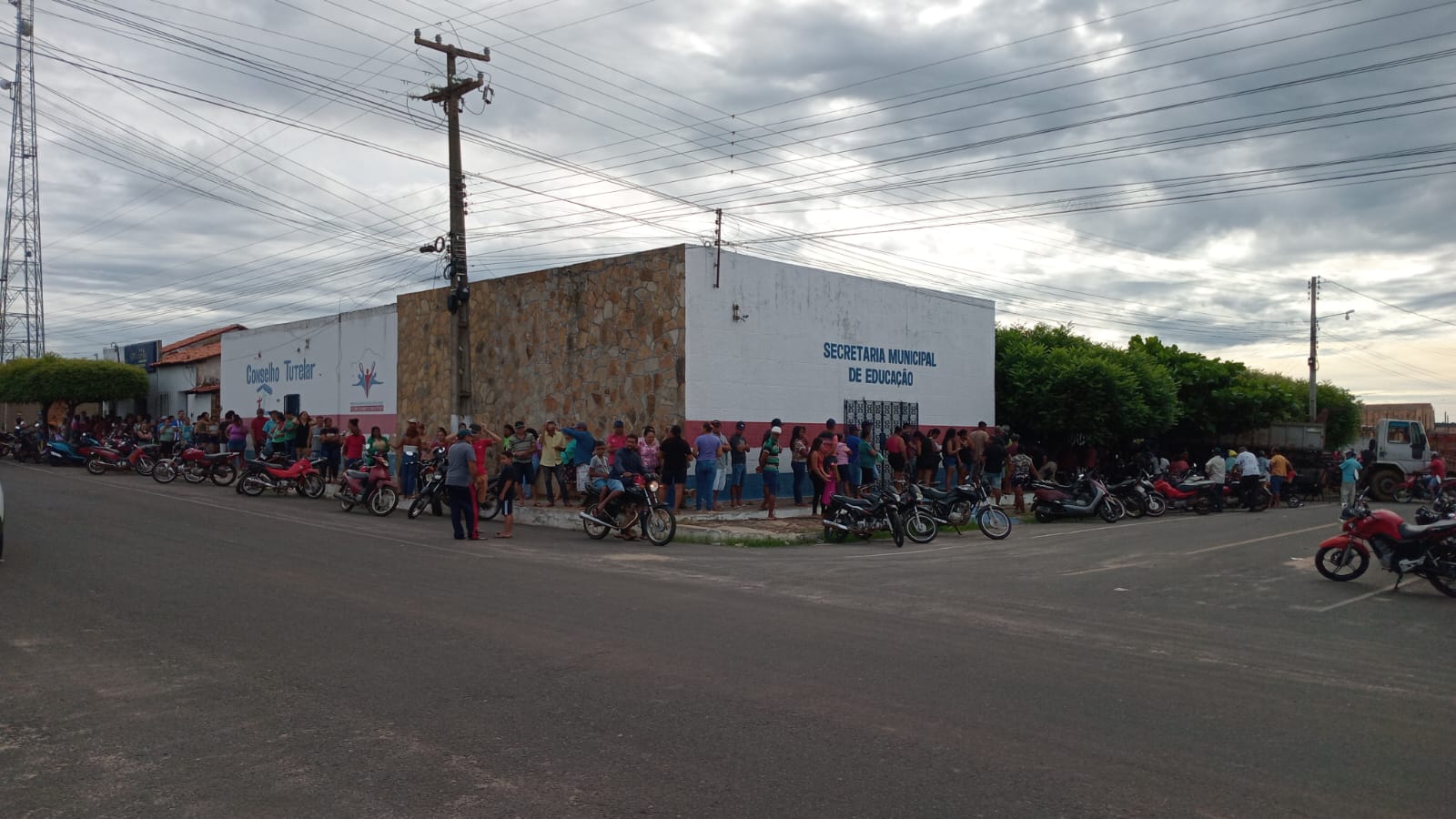 Prefeitura de São João da Serra realiza entrega de duas mil cestas básicas 