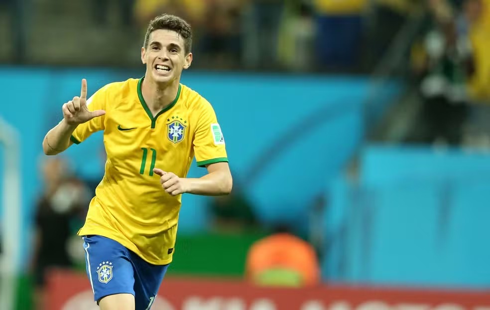 Oscar comemora o gol anotado contra a Croácia na Copa do Mundo de 2014 — Foto: Marcos Ribolli