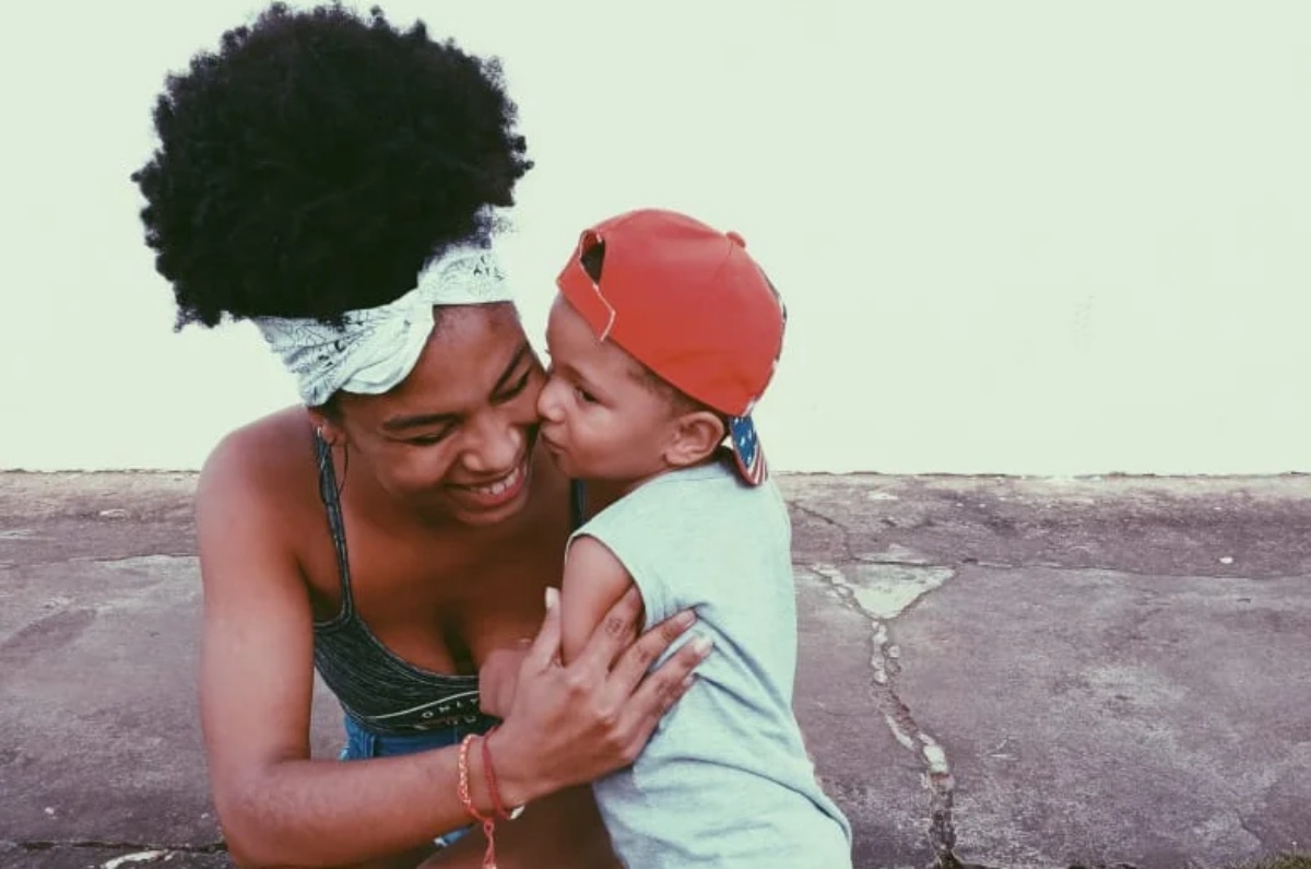 Mãe e filho foram mortos dentro de casa no sul da Bahia (Foto: Reprodução/ Redes sociais)