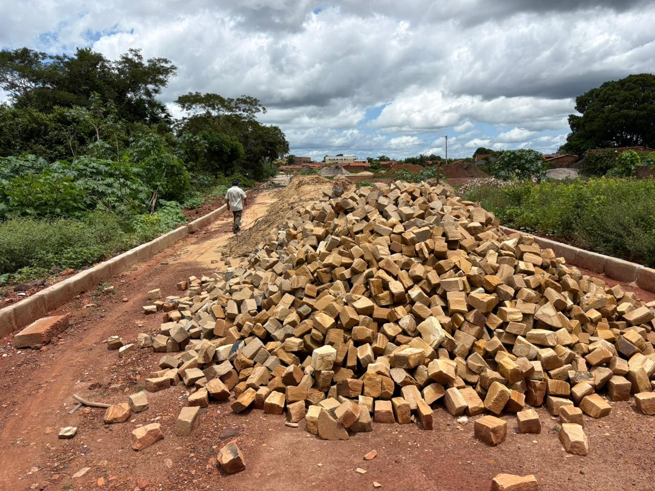 Prefeitura de Esperantina intensifica obras de pavimentação - Divulgação/ASCOMPrefeitura de Esperantina intensifica obras de pavimentação - Divulgação/ASCOM