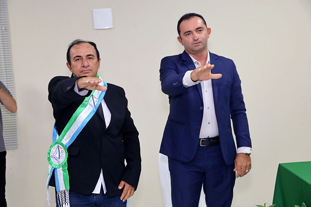 Posse de Silas Noronha e Eltinho Bezerra - Foto: Cidades na Net