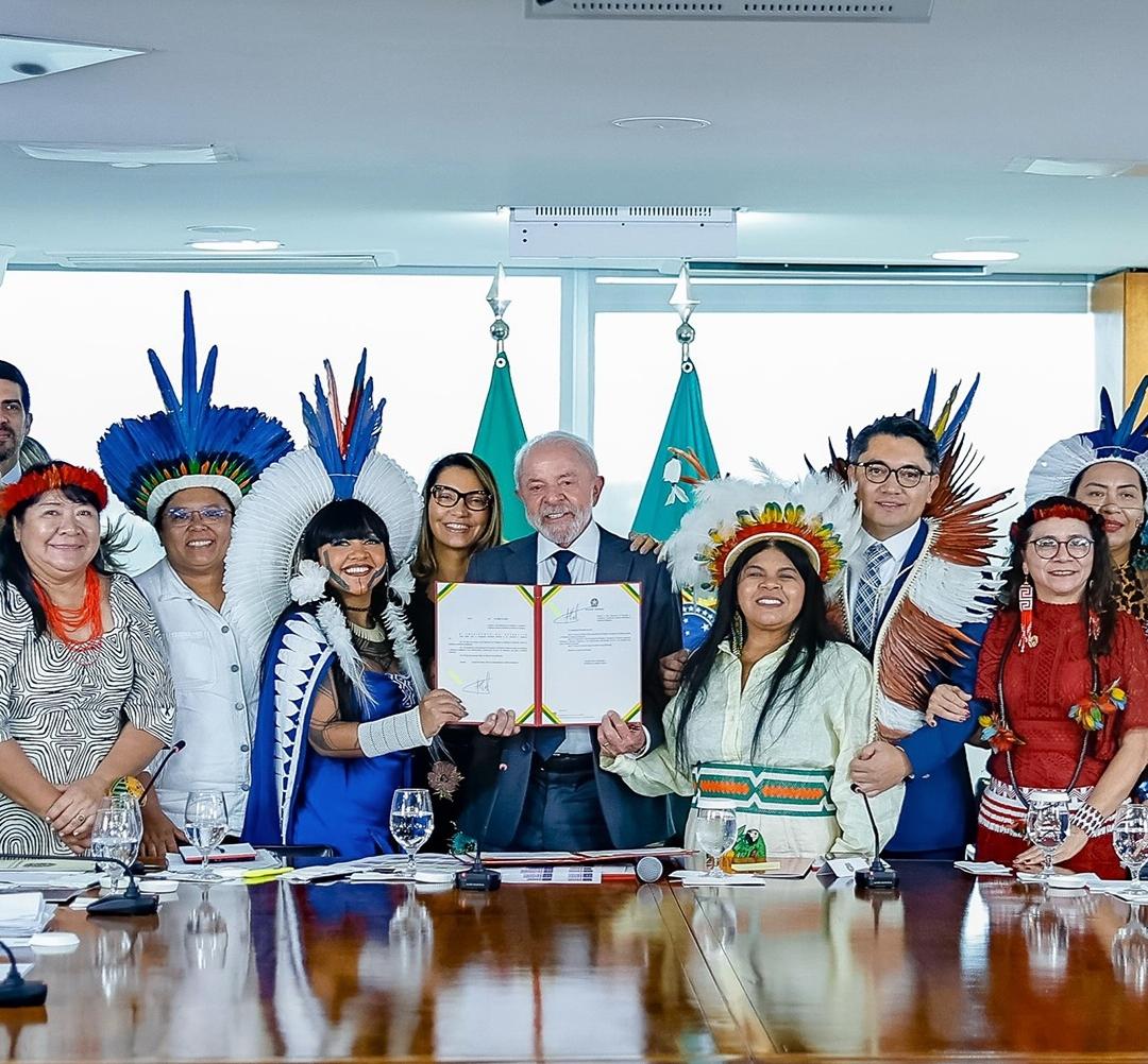 Lula sanciona criação do dia nacional de proteção às mulheres indígenas - Foto: Ricardo Stuckert/PR
