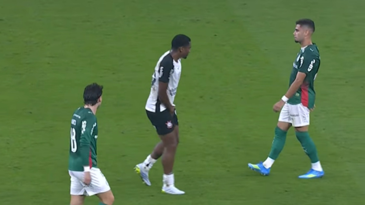 André, do Corinthians, foi expulso por gesto obsceno (Foto: Reprodução/Premiere)